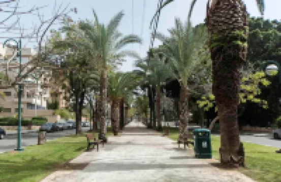 Modern 2BR Apt w Private Parking in City Center  호텔