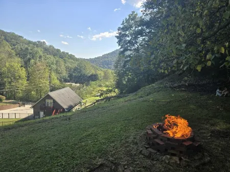 Beautiful Loft in the Woods