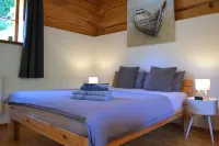 Quiet vacation apartment in a wooden house (on the edge of the forest)