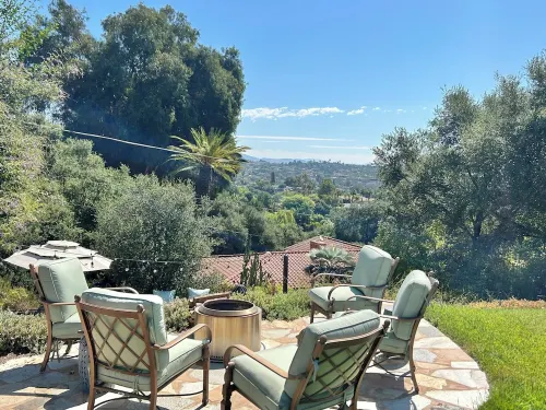 Quaint, peaceful guest suite with beautiful views