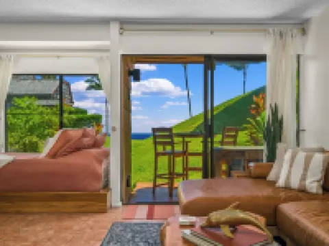 Seaside Haven- Oceanfront/Local Art/AC Hotels in Princeville