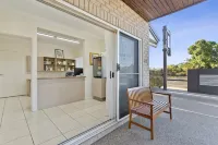 Emerald Inn by Travellers Hotels in Emerald