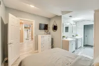 Family Home with Private Pool Yard Only 24 Mi to Disney - WiFi