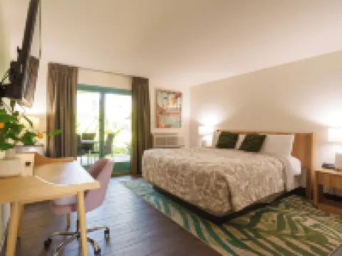 Lemon Tree Inn Hotels near Arroyo Burro Beach County Park