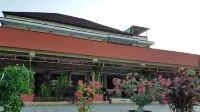 Hotel Diafan Wonogiri Hotel dekat Alun Alun Giri Krida Bakti