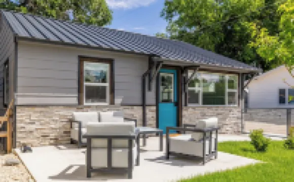 Updated 2-bedroom home in Cody, WY! Sleeps up to 6, with A/C