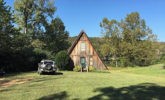 Lakefront Aframe Cabin in Hardy on Kiwanie Lake with Kayaks and Private Dock