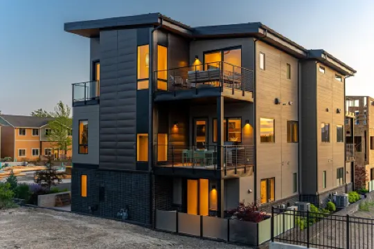 Millpointe Modern 4.0 - Luxury Meets Location - Sauna, Cold Plunge, Concerts!