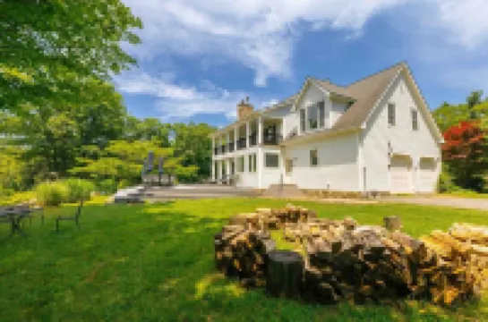 NEW Spectacular Views & Private space on a Scenic Mountain 40ft Salt Water Pool