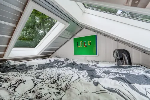 Biker's Haven: Cozy Tiny Home w/ Outdoor Lounge