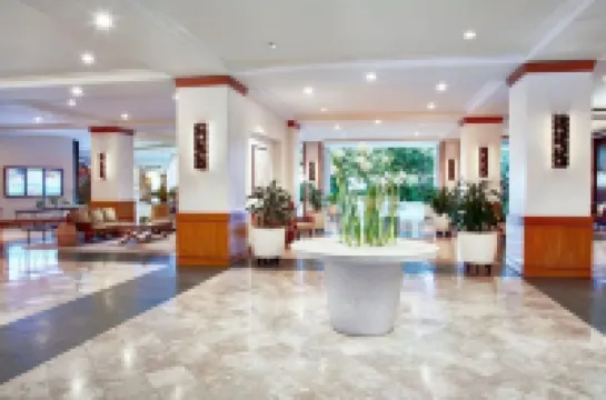 Huge 1240sq.ft Oceanfront Corner Unit, Jaw-Dropping Panoramic Wrap-Around Views.