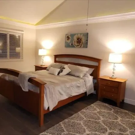 Lakefront 3 Bedroom house with breath taking views