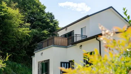 Gyeongju Sunflower Private Cottage Отели рядом с достопримечательностью «Gameunsa»