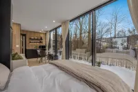 Mirror Villas - Modern Retreat with Private Hot Tubs and Mountain View