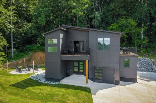 Lake Views • Modern Center Hill Home w/ Lake Trail