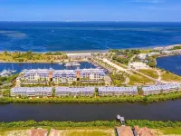 Bahia Waterview Suite Pool Tennis Beach Fishing Hotels in Ruskin