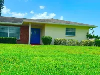 Heated Pool and  Spa Family Retreat-Near Anna Maria Island and Bradenton Beach.