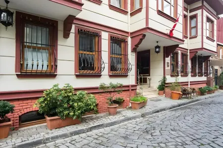 Aruna Hotel