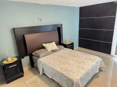 Beach front house for the whole family to enjoy at the safest place of Mexico ! Hotels in 