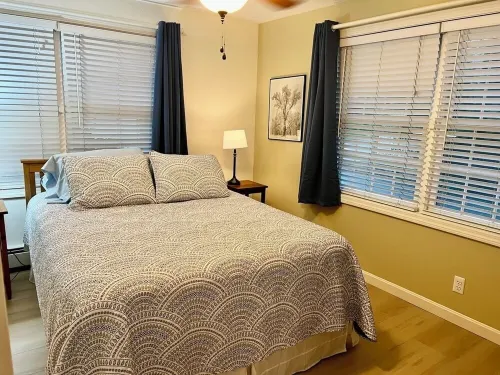 Cozy 1-bedroom Efficiency in Downtown Southwest Harbor [Manset Room] Hotels in Southwest Harbor