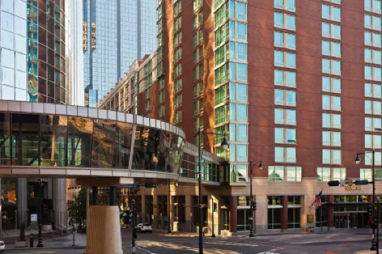 Kansas City Marriott Downtown Отели рядом с Международный аэропорт Канзас-Сити
