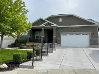 Jordan River Retreat. Charming 1 bedroom apartment in Lehi Ut on the river. Hotels in Lehi