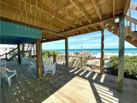Oceanfront 8 bedroom/sleeps 20 with large gathering and outdoor areas - Jacuzzi