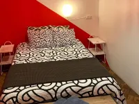 Barbieri Sol Hostel Hotels near Prado Museum