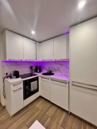 T2 apartment with loggia facing the sea