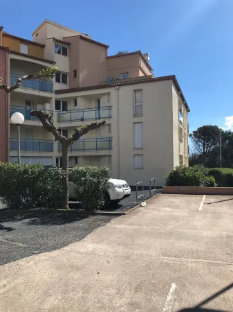 Seaside apartment 35m2 2/4 Pers, terrace, swimming pool, Parking, Secure residence