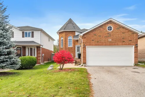 Castle in Bowman*Close to Port Darlington*Whole House*Arcade*King Bed*Backyard*