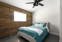 Private Lux Farmhouse | Hard Rock | Amphitheater Hotels in Mango