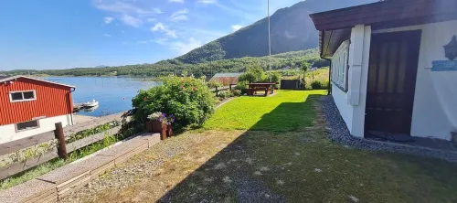 Prima Lofoten apartment by the seafront with midnight sun. Hotels in Hadsel