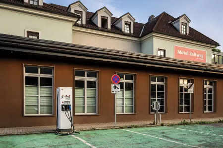 Motel Zeltweg - Self-Check-IN Отели в г. Грослобминг