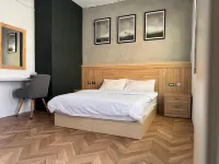 G.O.A.T Hostel - Hostales