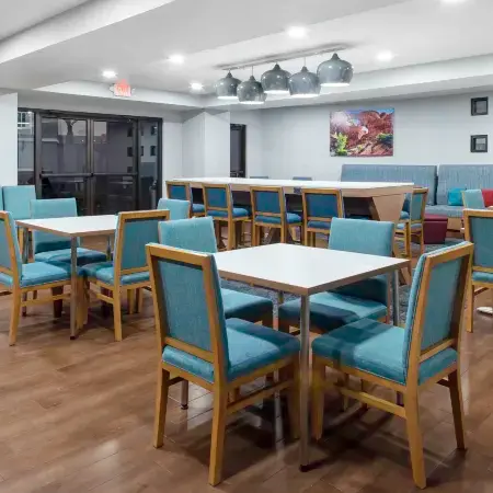 Hampton Inn Las Vegas/Summerlin Отели рядом с достопримечательностью «Поле для диск-гольфа Mountain Crest Disc»