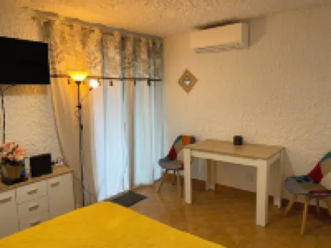 Cassetta 92 Marie Pierre Studio Cocooning en rdc Parking Privé Climatisé Wifi