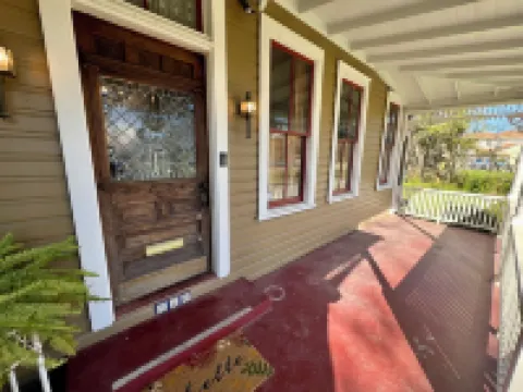 Historical Krezdorn House in the heart of Seguin!
