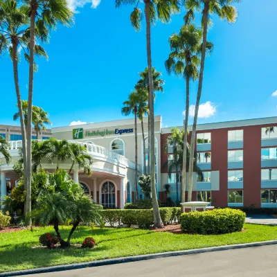 Holiday Inn Express MIAMI AIRPORT DORAL AREA by IHG Hotels near Santa's Enchanted Forest