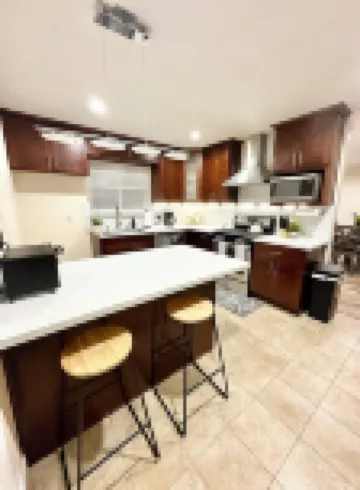 Spacious 4-bedroom with AC and WiFi in peaceful Fremont