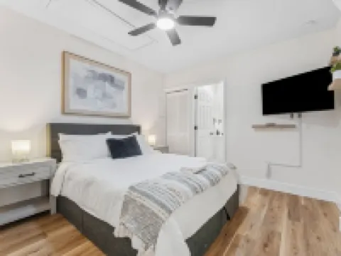 Green Modern Hideout  Pool Sleeps 12 Hotels in Spring Hill