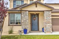 Air Racing Decor, Hot Tub: Sparks Home! - Pet friendly