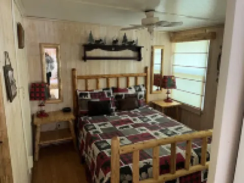 Best location in point Sebago! Walk to beach and restaurants! Hotels in Casco