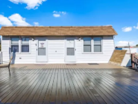 Couples retreat + Pets OK! Center of Town: Unit #2 Hotels in Brigantine