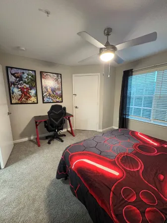 Queen Suite Upscale Comfort + Privacy