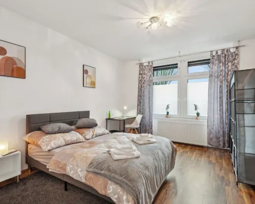 Central location... Ideal for business people, fitters...3 rooms, WiFi, SmartTVs Hotels in Mettmann