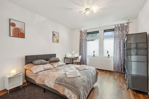 Central location... Ideal for business people, fitters...3 rooms, WiFi, SmartTVs