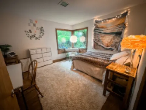 Bass &Sparrow - Spa Retreat on the Milwaukee River