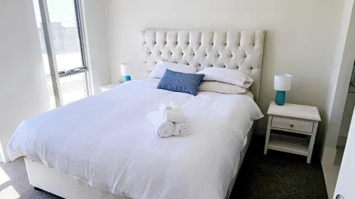 Eglinton Elegance - Hamptons Retreat