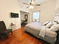 Charming 2 Bedroom House & Rear Apt 1/1 with CC Bay View!